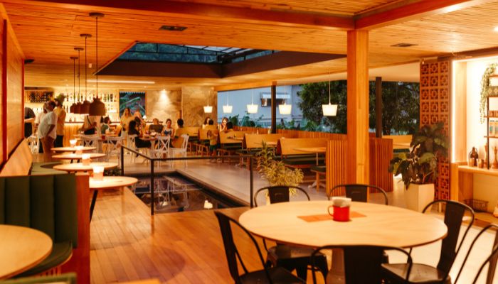 A picture of a luxurious restaurant in Jacksonville Florida